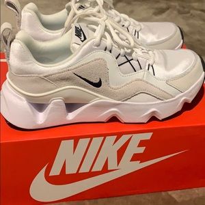 Women’s Nike RYZ 365 size 7.5
